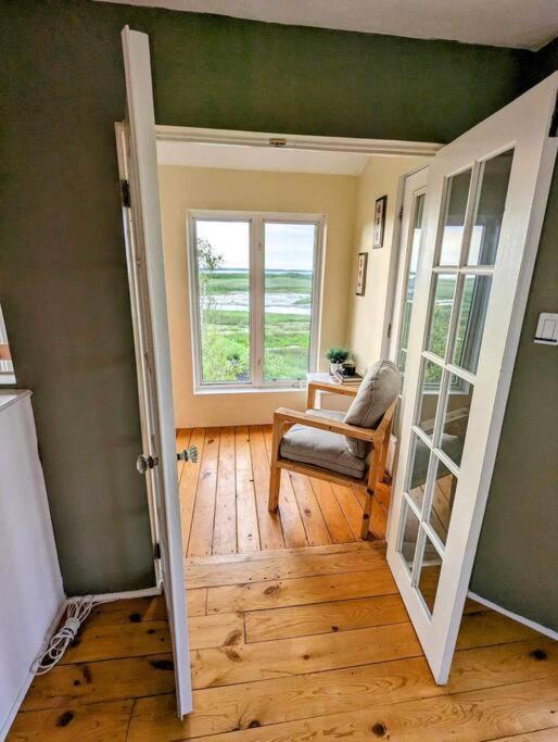 Beachside Serenity Cottage