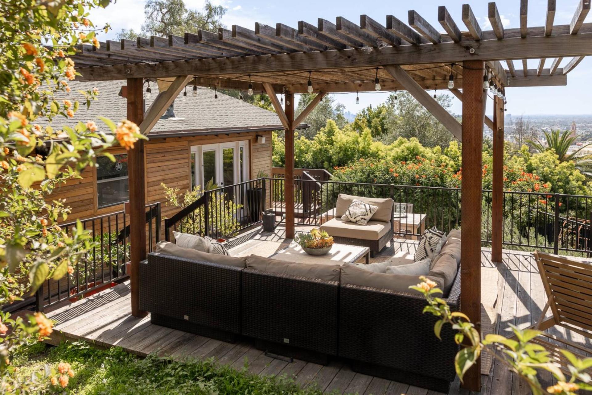 Hollywood Hideaway