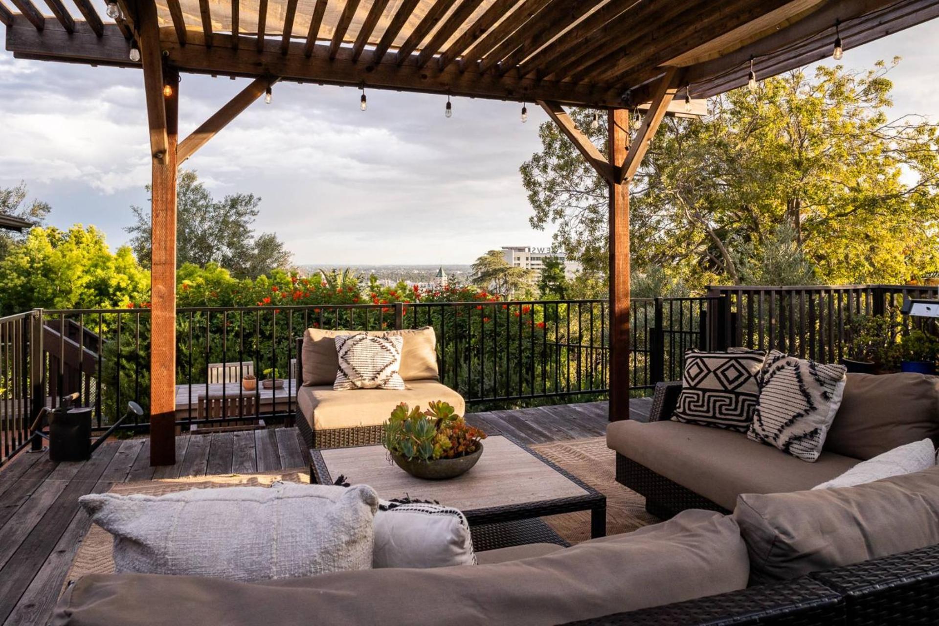 Hollywood Hideaway