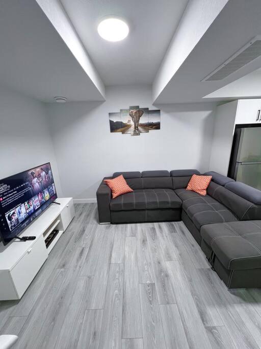 Guest Suite in SouthWest Edmonton