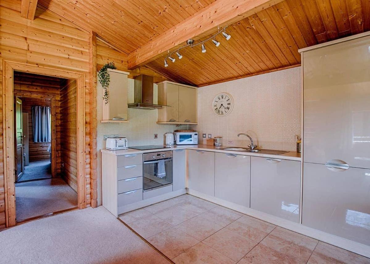 Fingle Glen Lodges