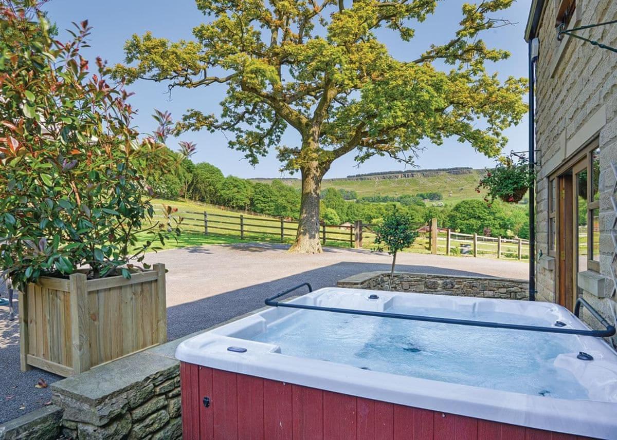 Charlesworth Lodges