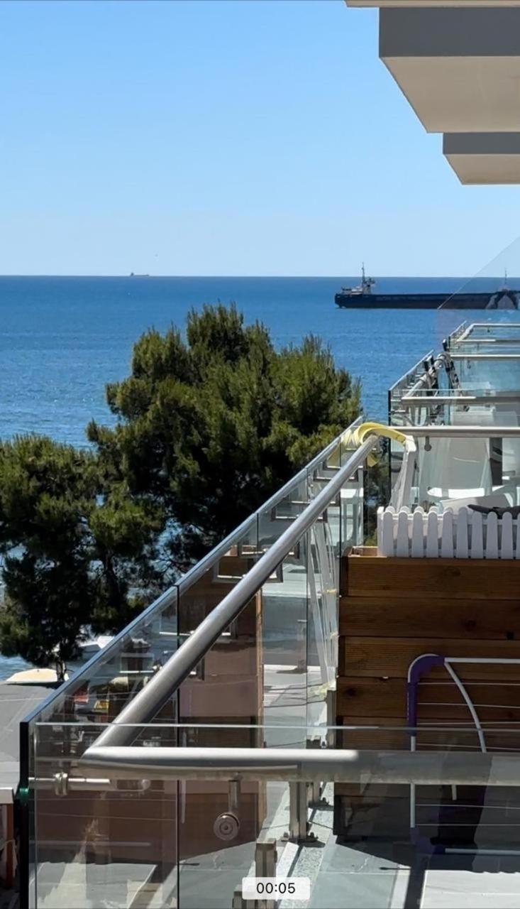 Sea La Vie