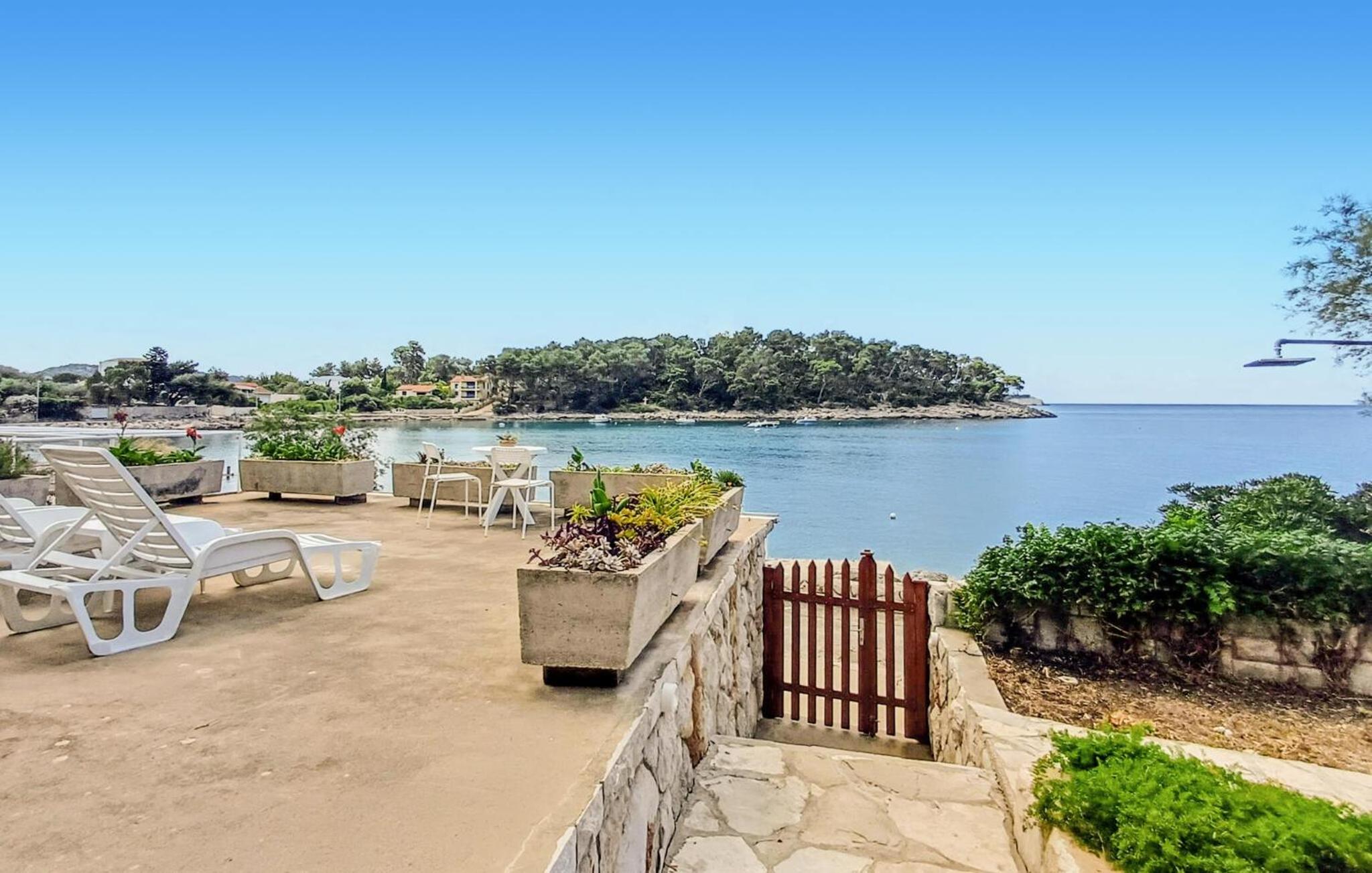 3 Bedroom Lovely Home In Blato