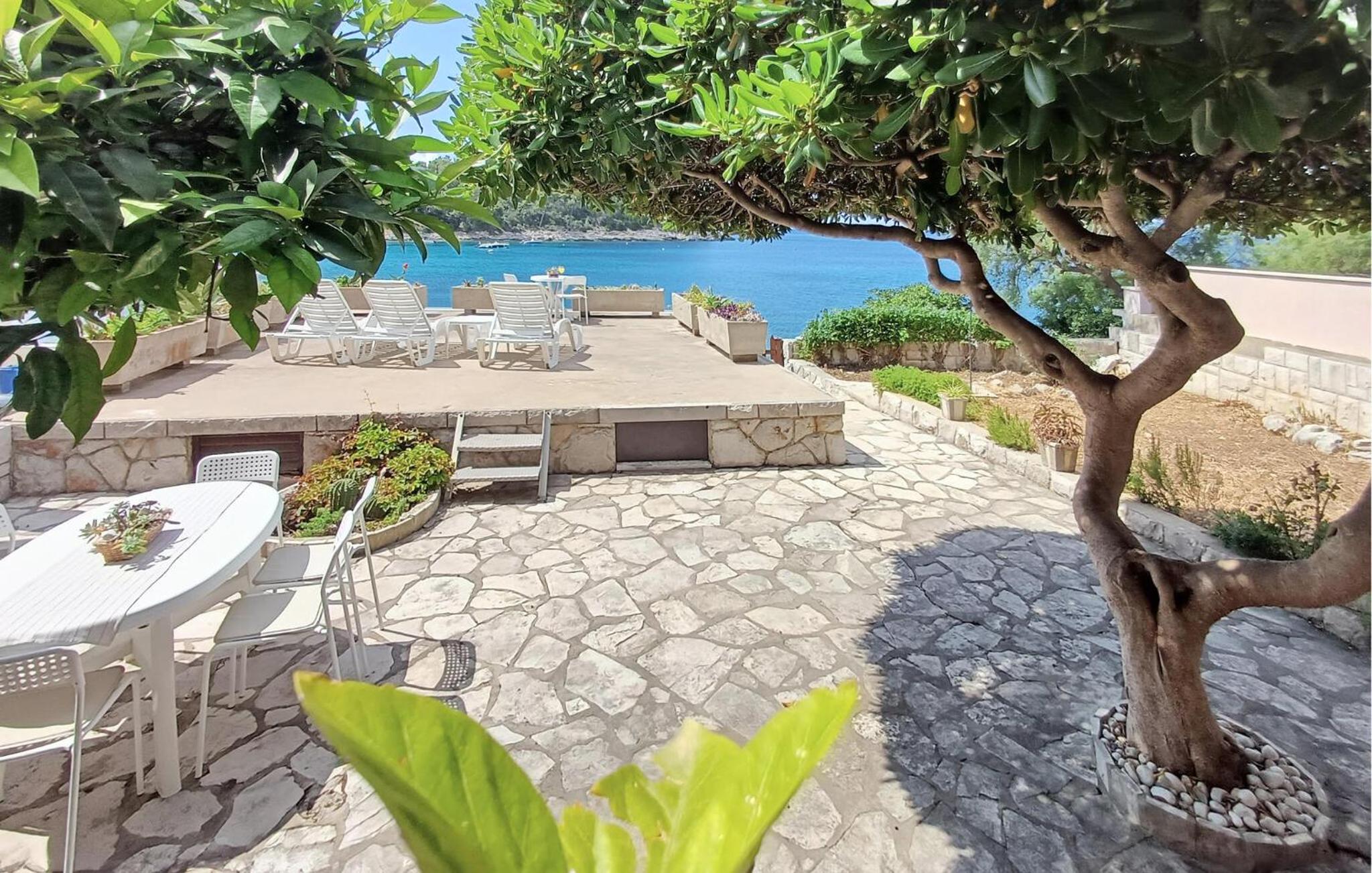 3 Bedroom Lovely Home In Blato