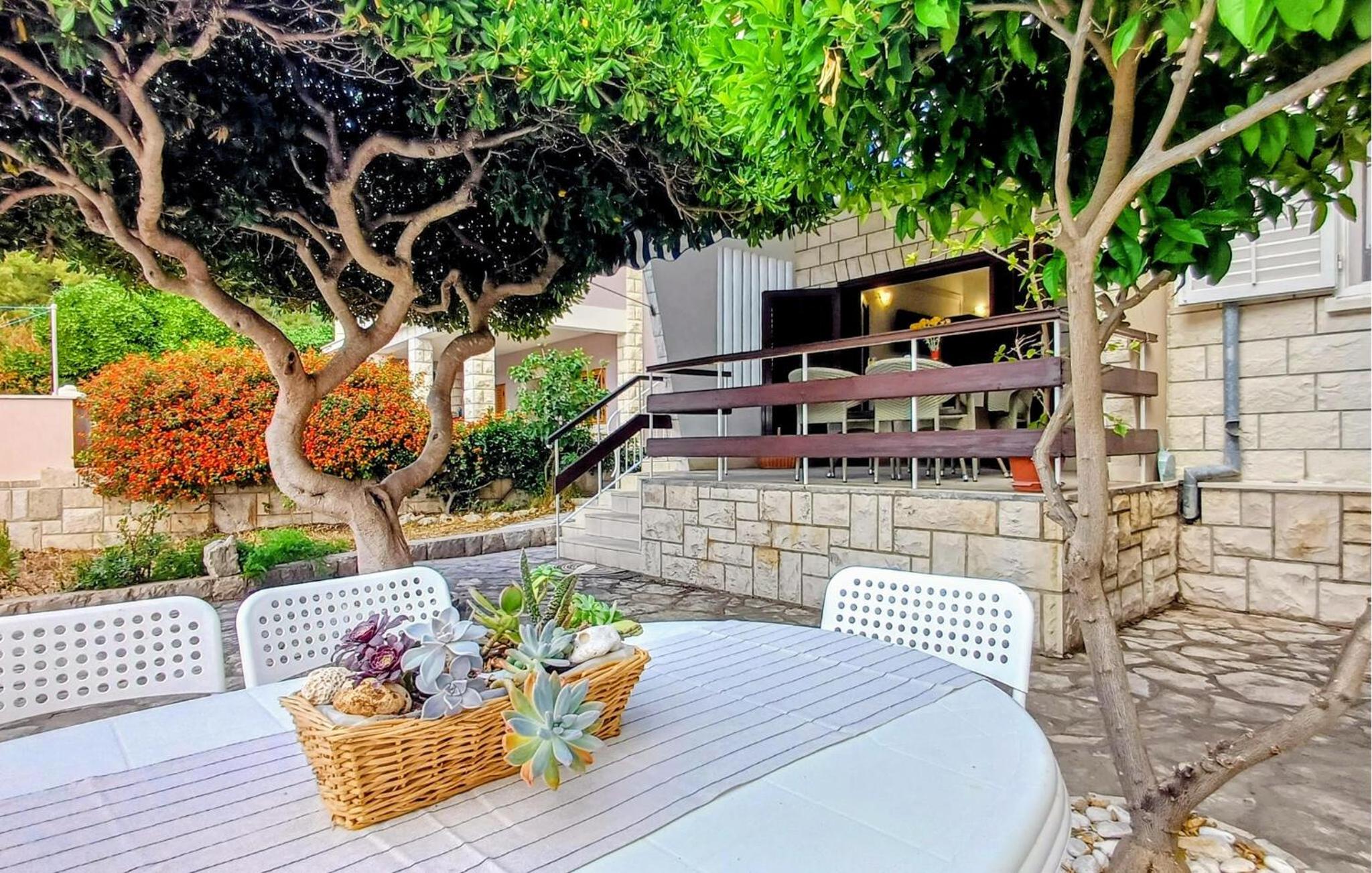 3 Bedroom Lovely Home In Blato