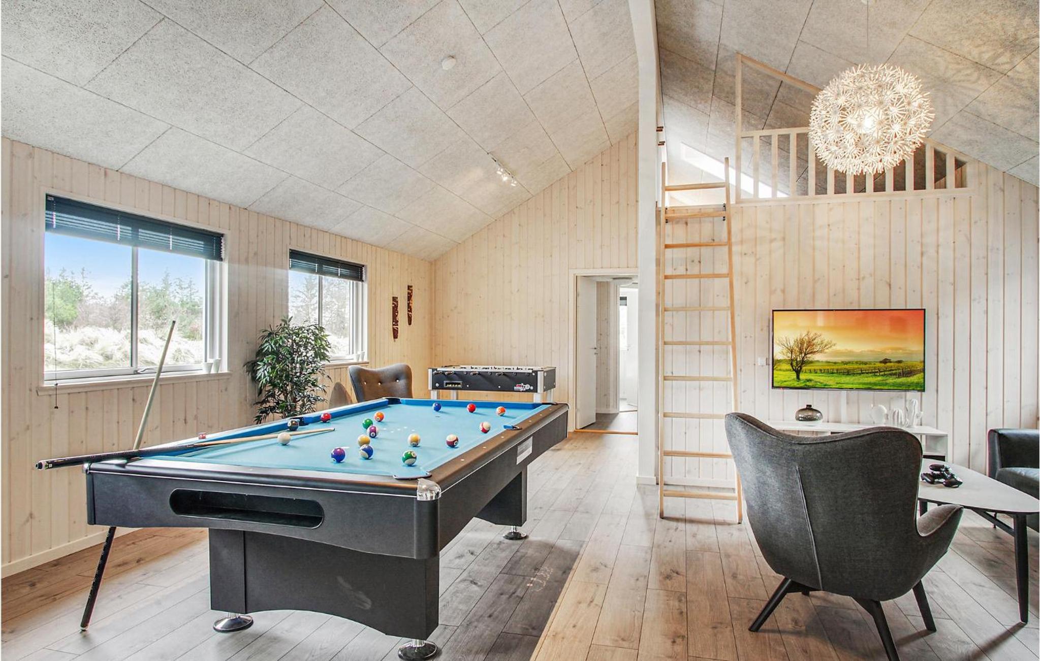 Cozy Home In Blåvand With Wifi view 3