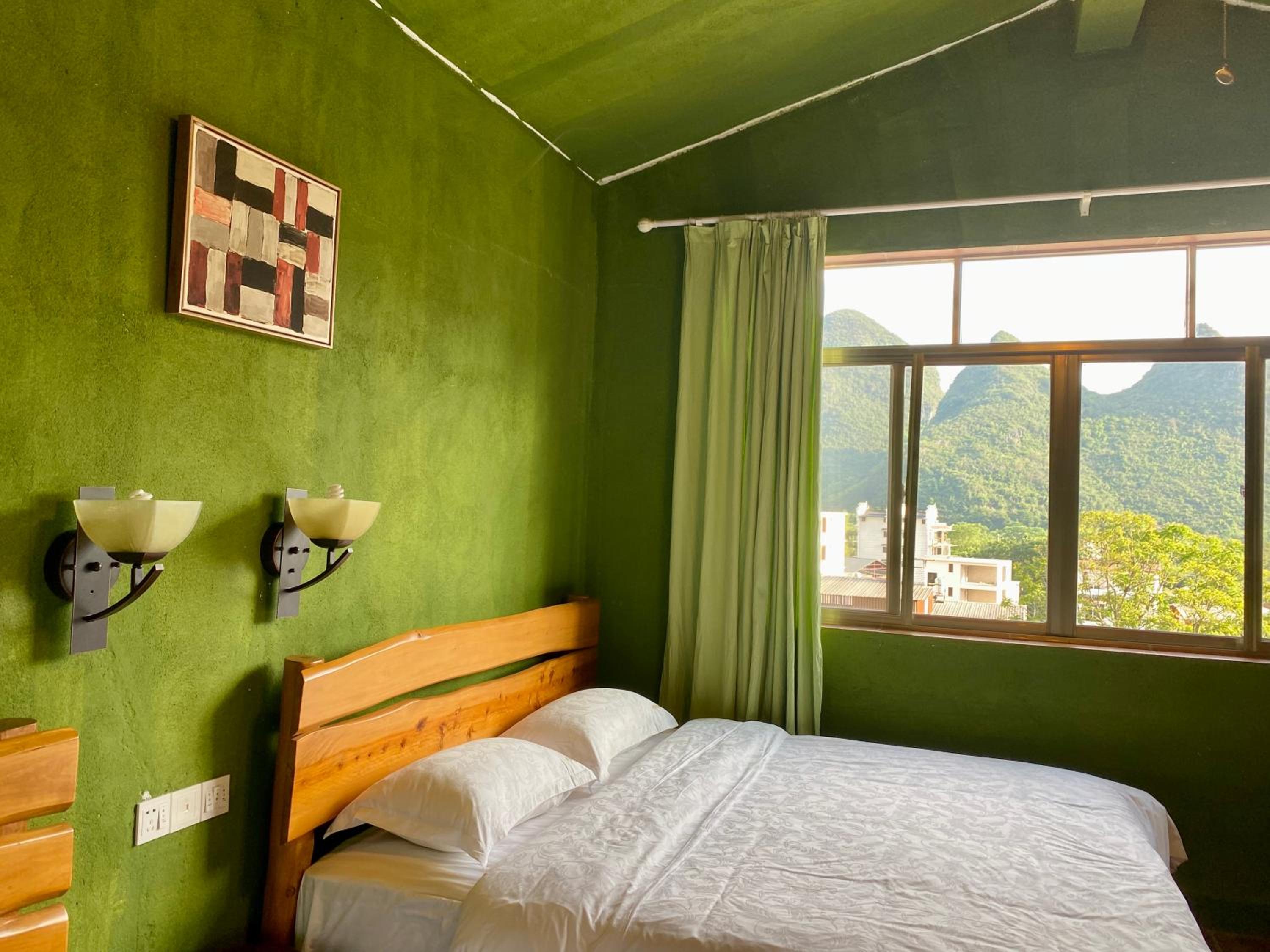 Yangshuo Eden's Social Guesthouse - Wake up to a hearty Western breakfast & fresh craft coffee & night beers & outdoor activities