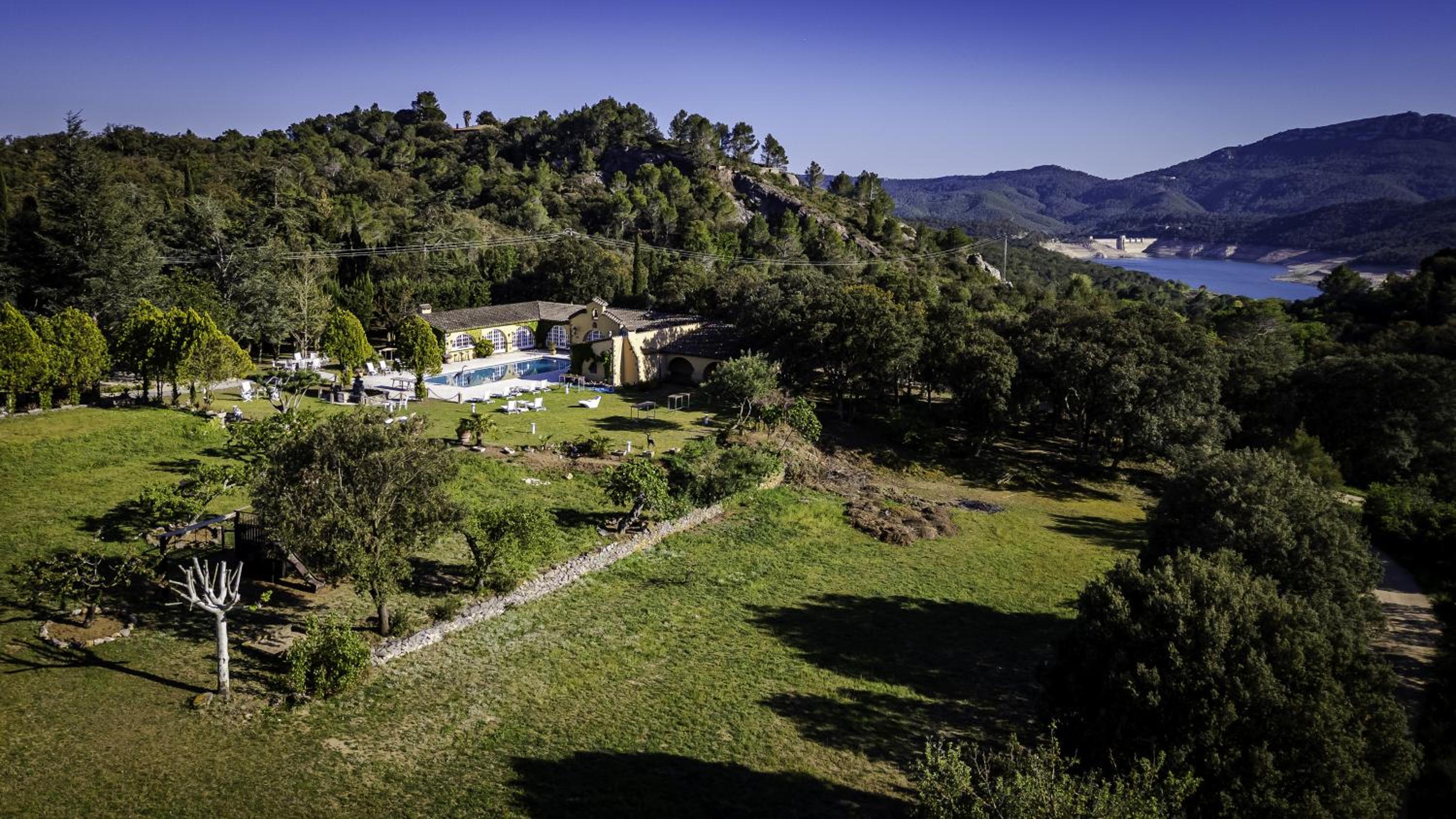 Masia Mimosa Completa