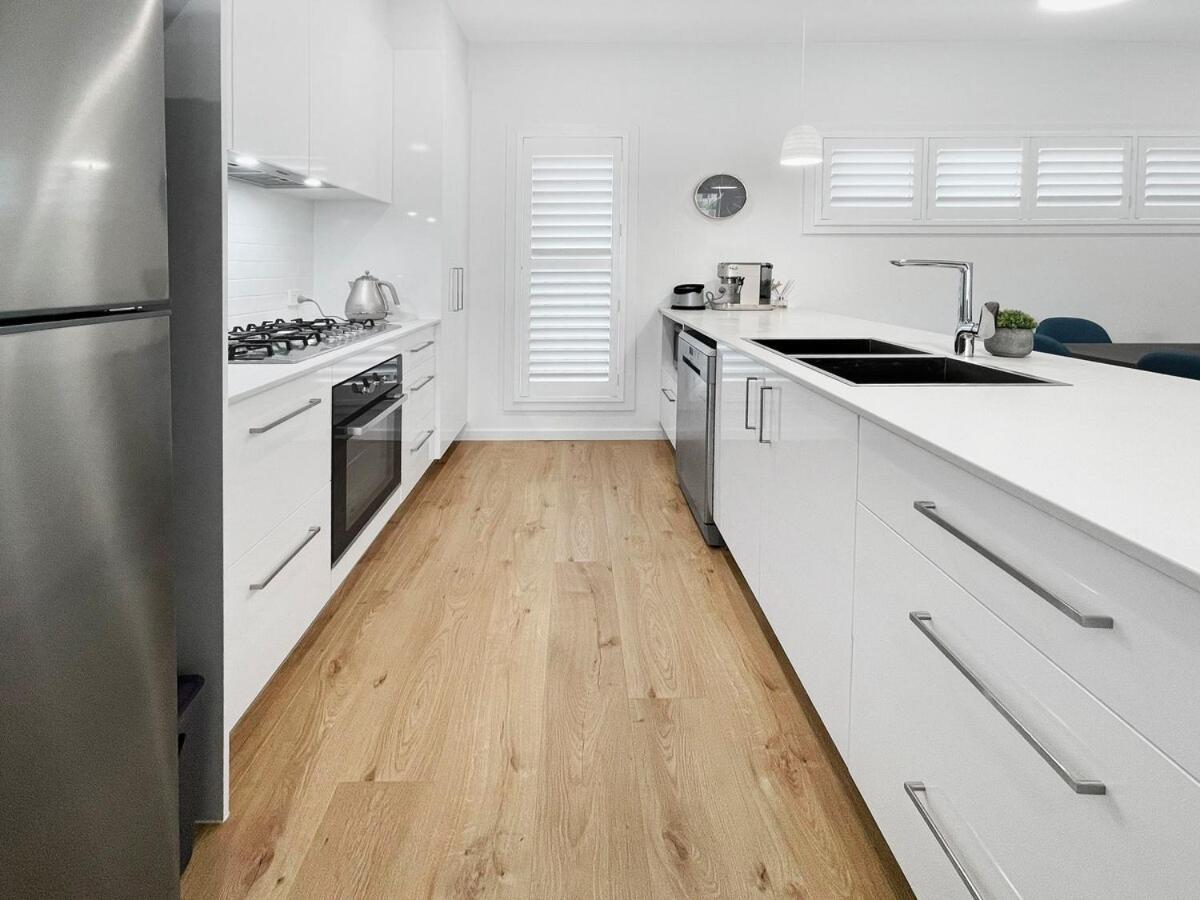 Coastline Cove - Modern Townhome Oasis