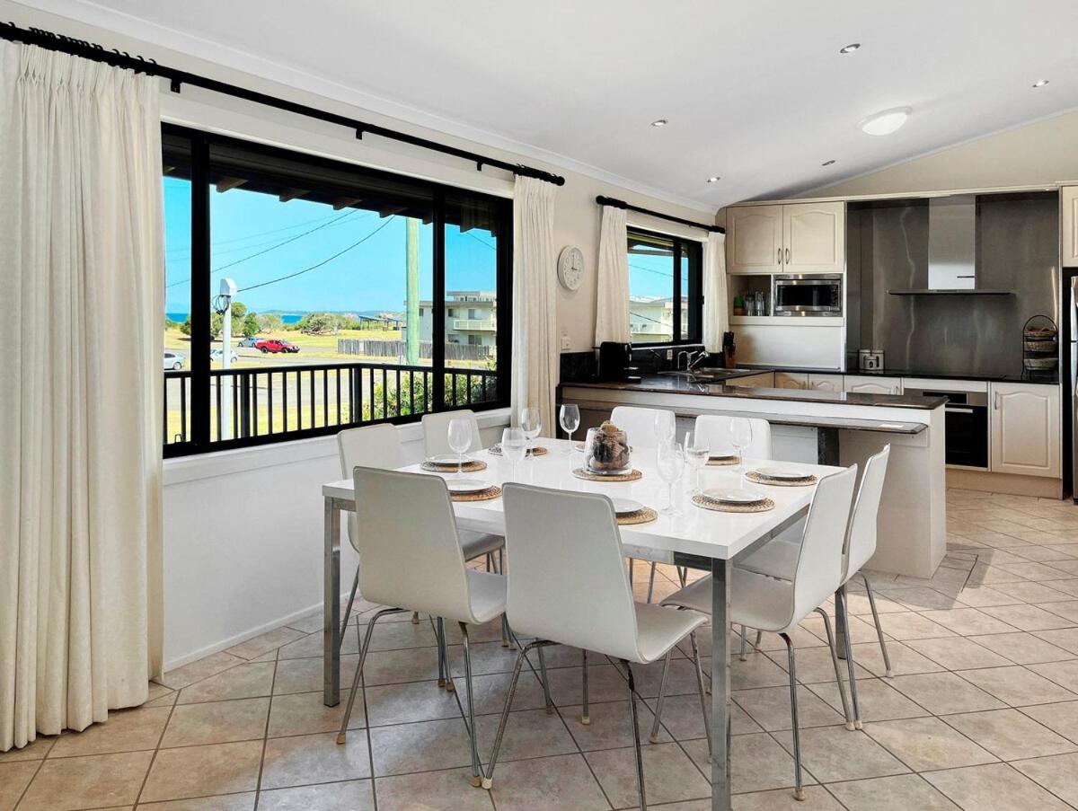 Family Getaway Opposite Warilla Beach