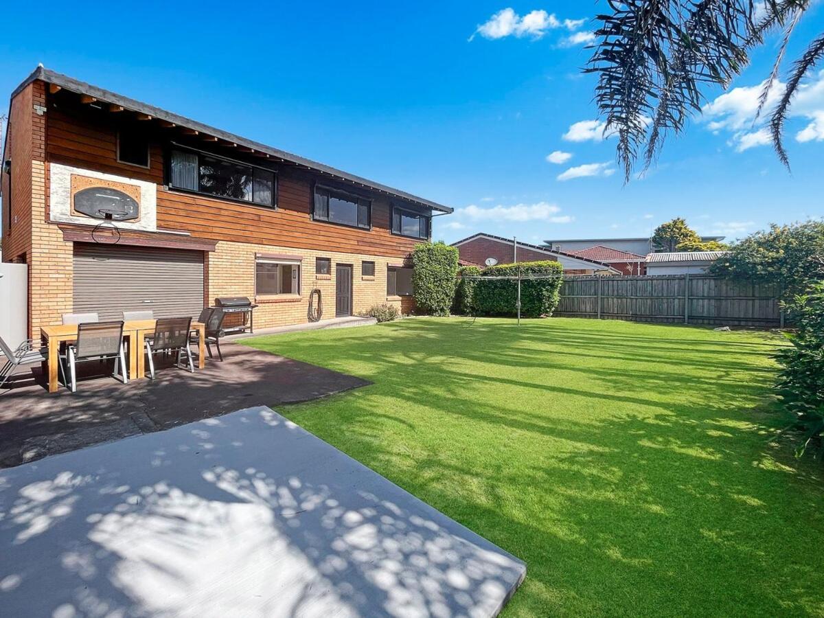 Family Getaway Opposite Warilla Beach