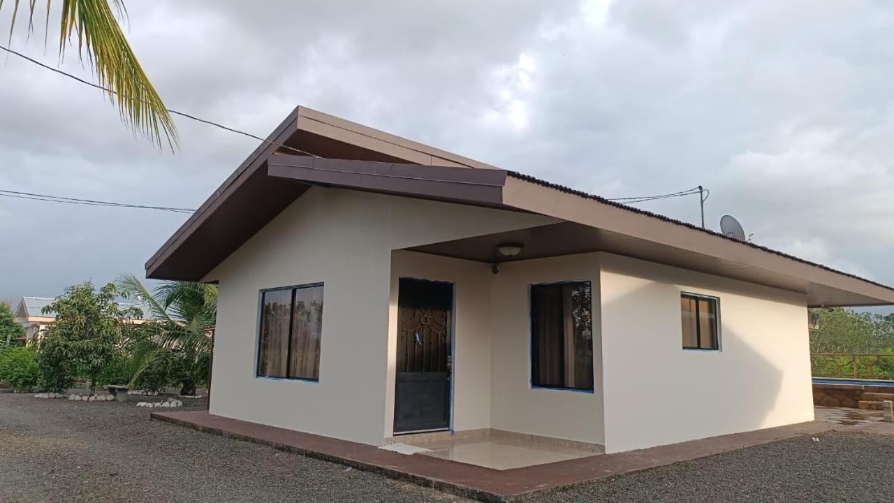 La Granja Eco Lodge