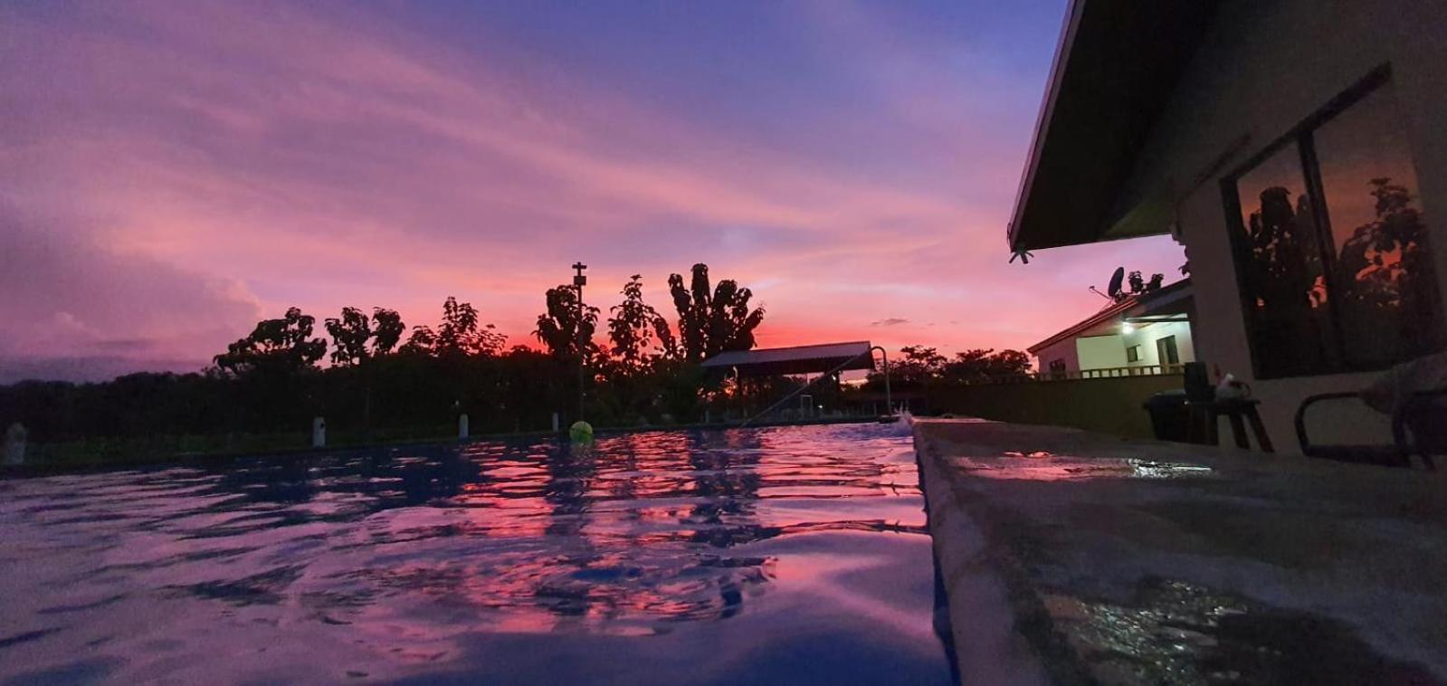 La Granja Eco Lodge