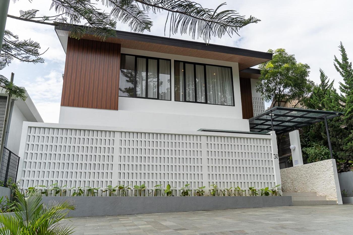 Sunrise City View Villa 9 Bedrooms With a Private Swimming Pool and a Billiard Table