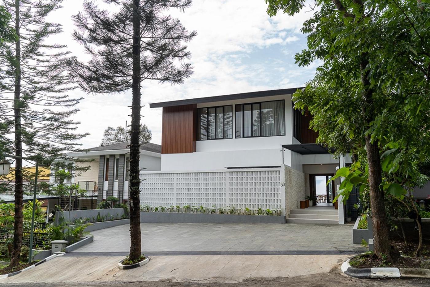 Sunrise City View Villa 9 Bedrooms With a Private Swimming Pool and a Billiard Table, Бандунг - 20