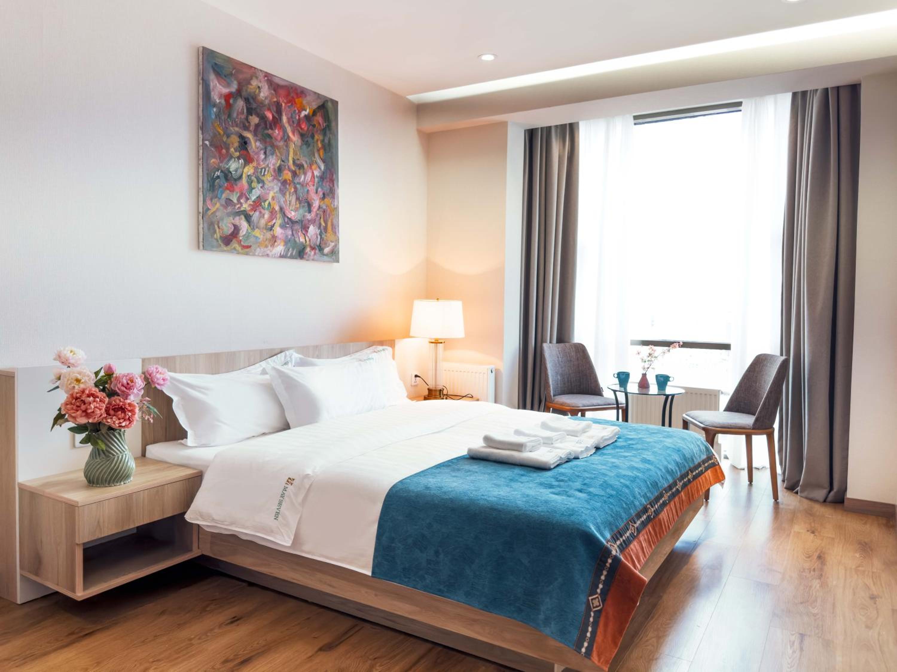 May Seven Hotel and Suites
