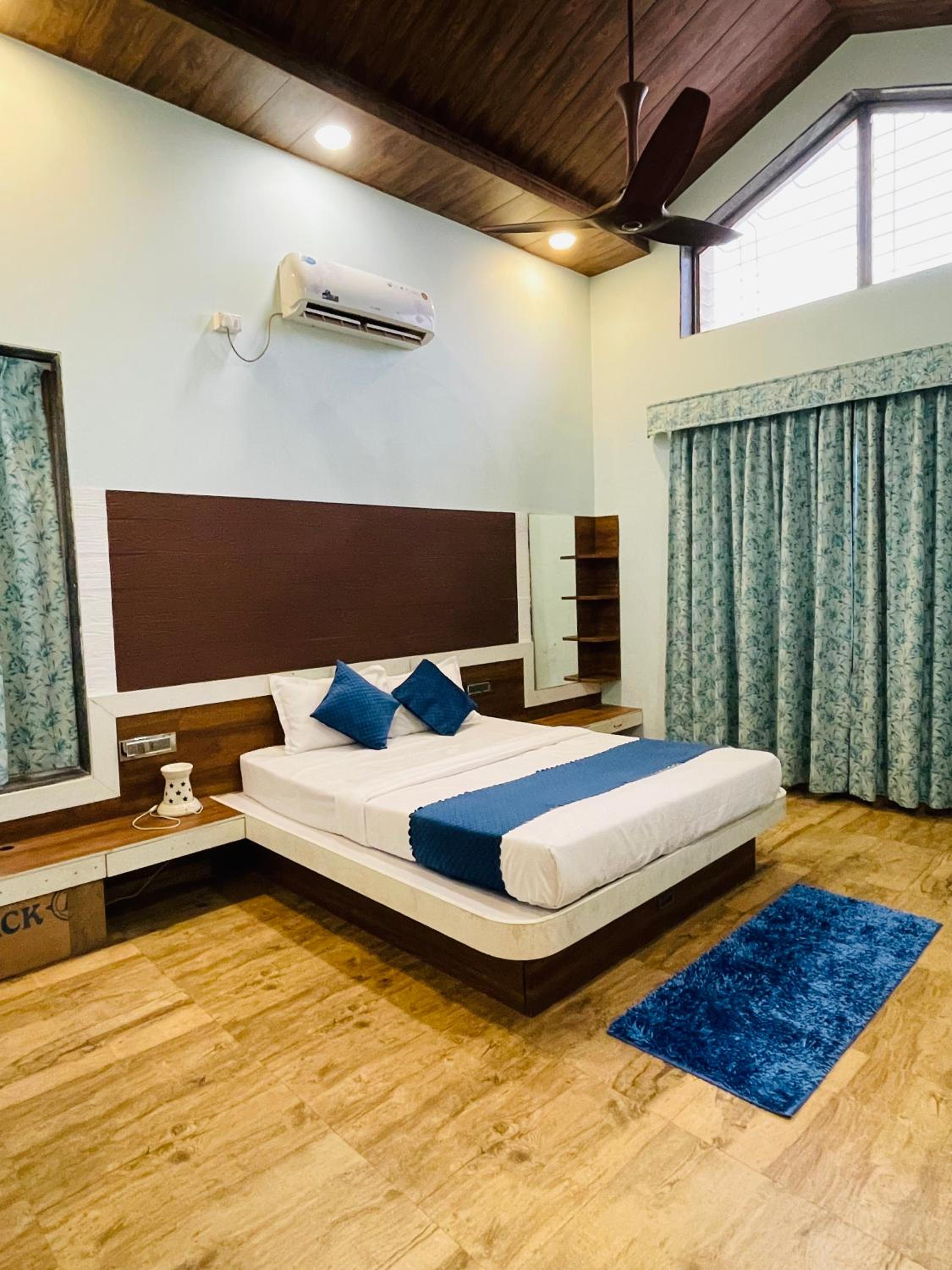 10 Majestic Villa view 4
