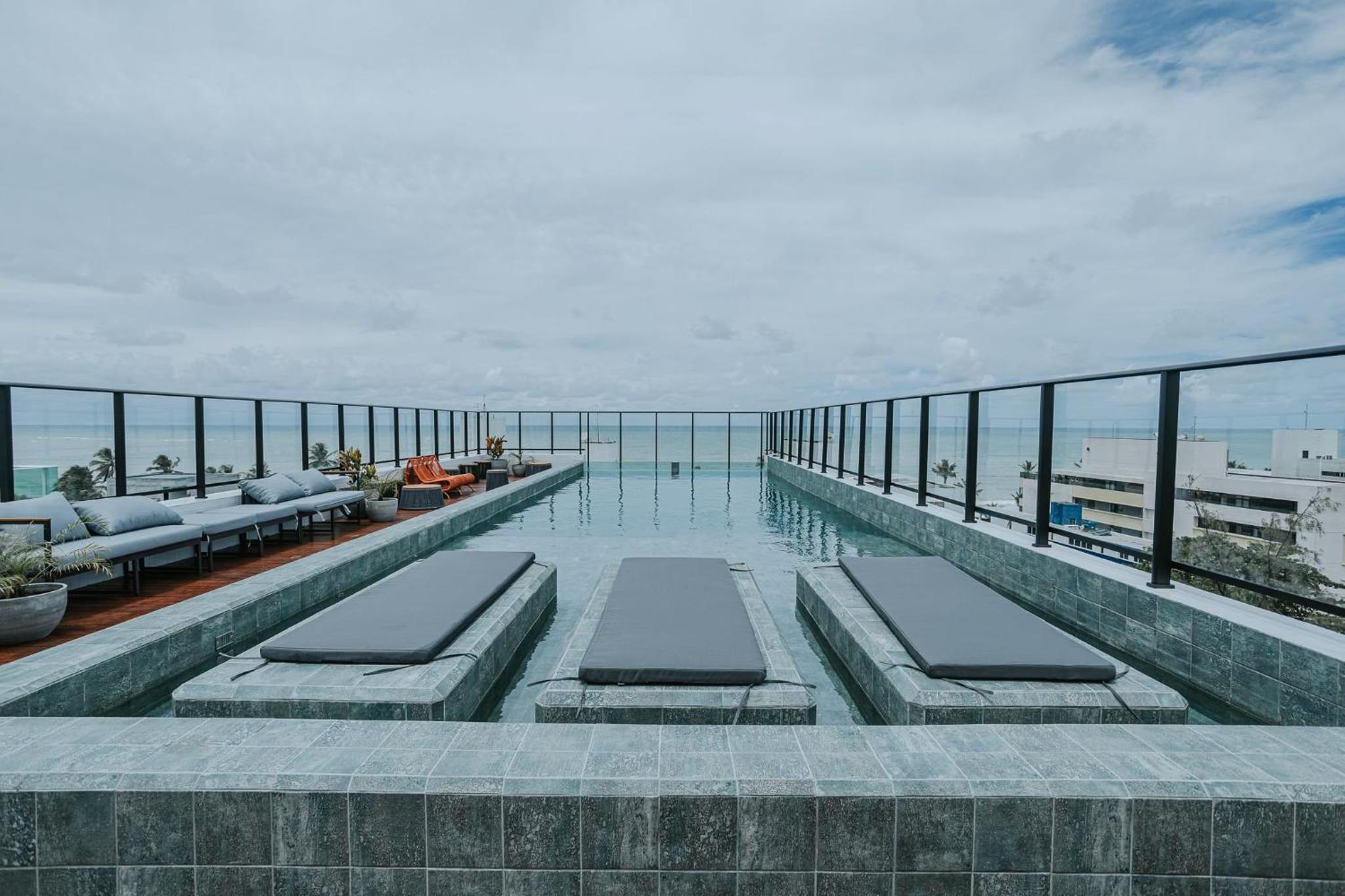 Flat 50m from the Beach with Balcony and Sea View