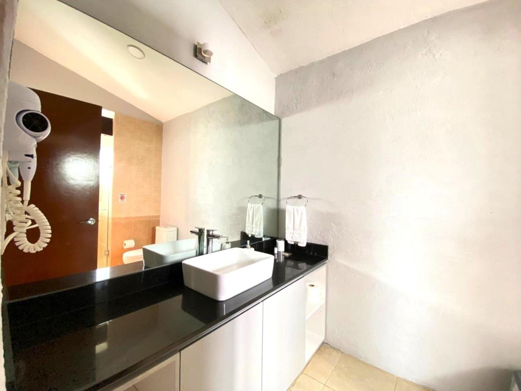 Villa Ángeles - Elegancia en la Zona Hotelera