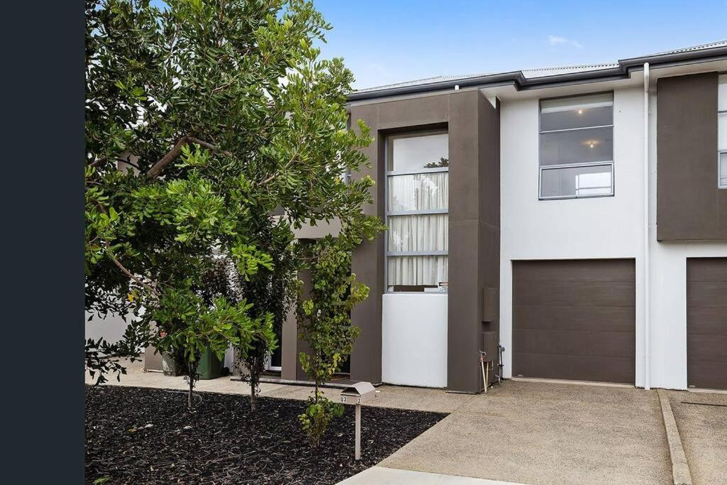 Beach Retreat- Christies Full home