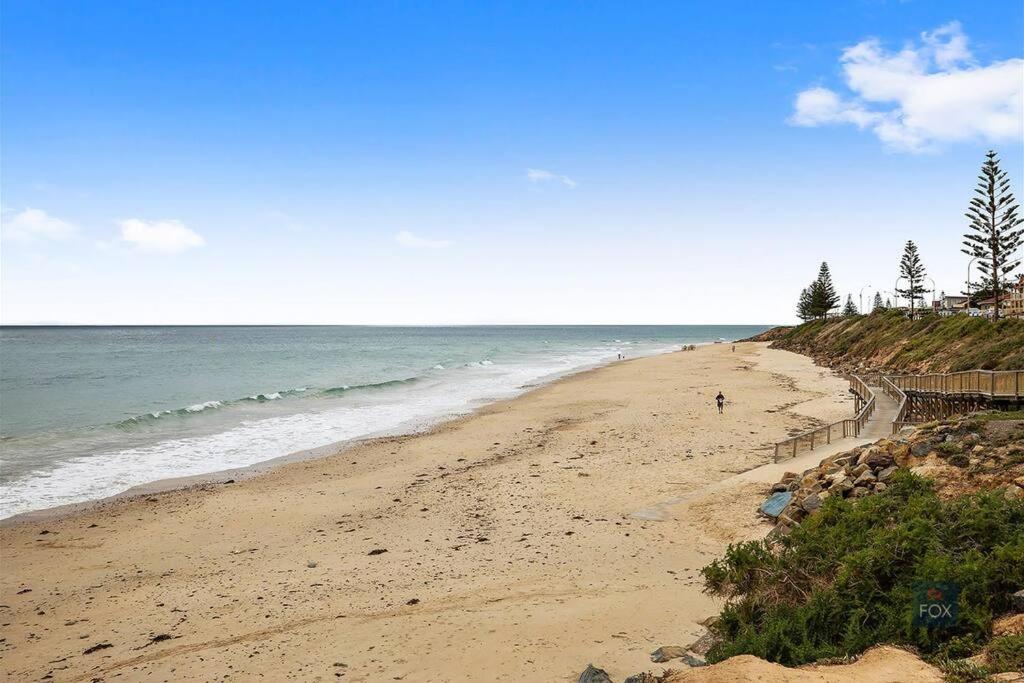 Beach Retreat- Christies Full home
