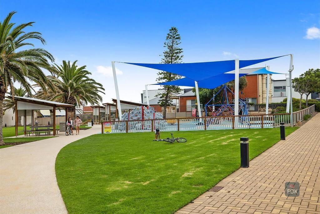 Beach Retreat- Christies Full home