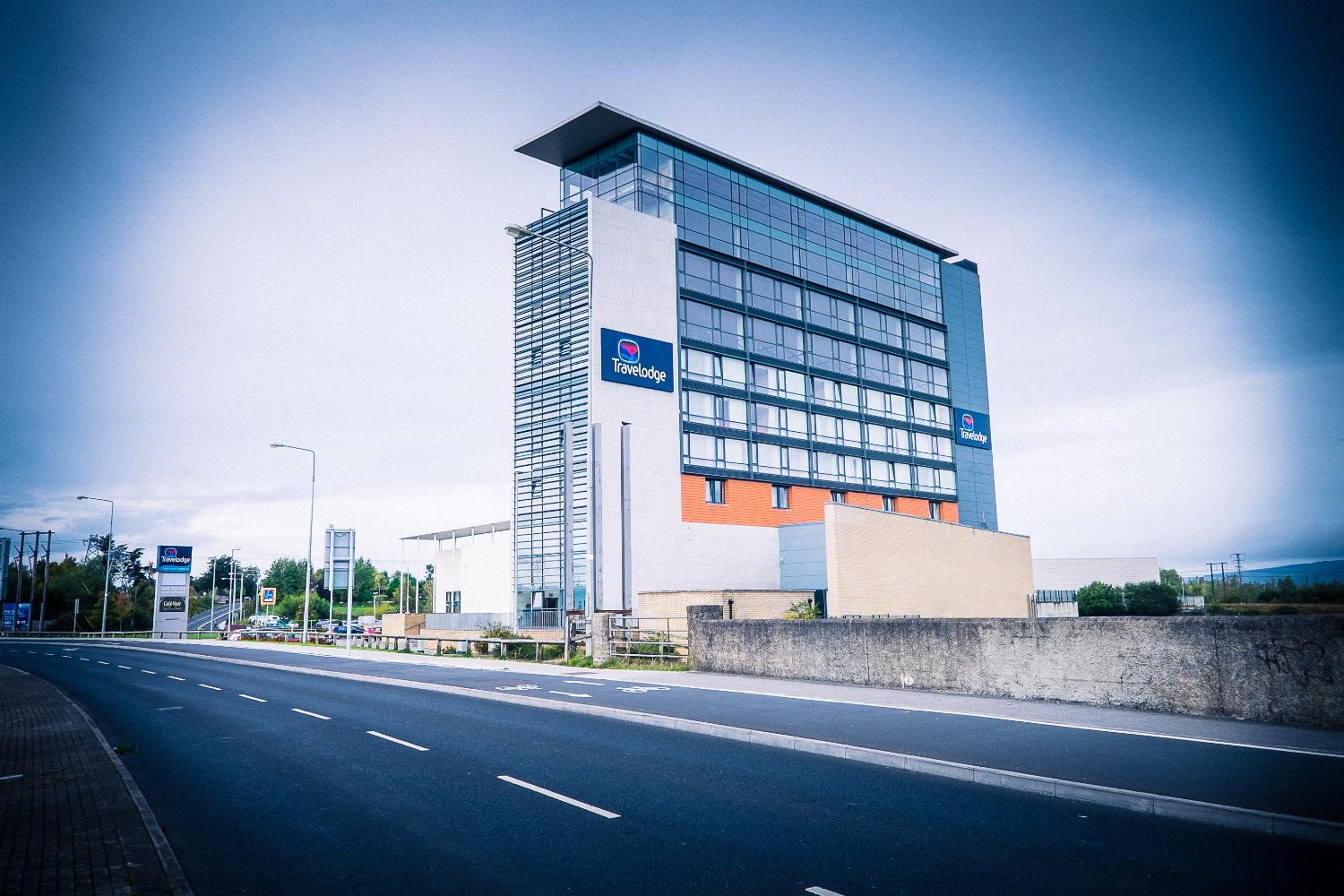 Hotel Travelodge Limerick Castletroy - Image 1