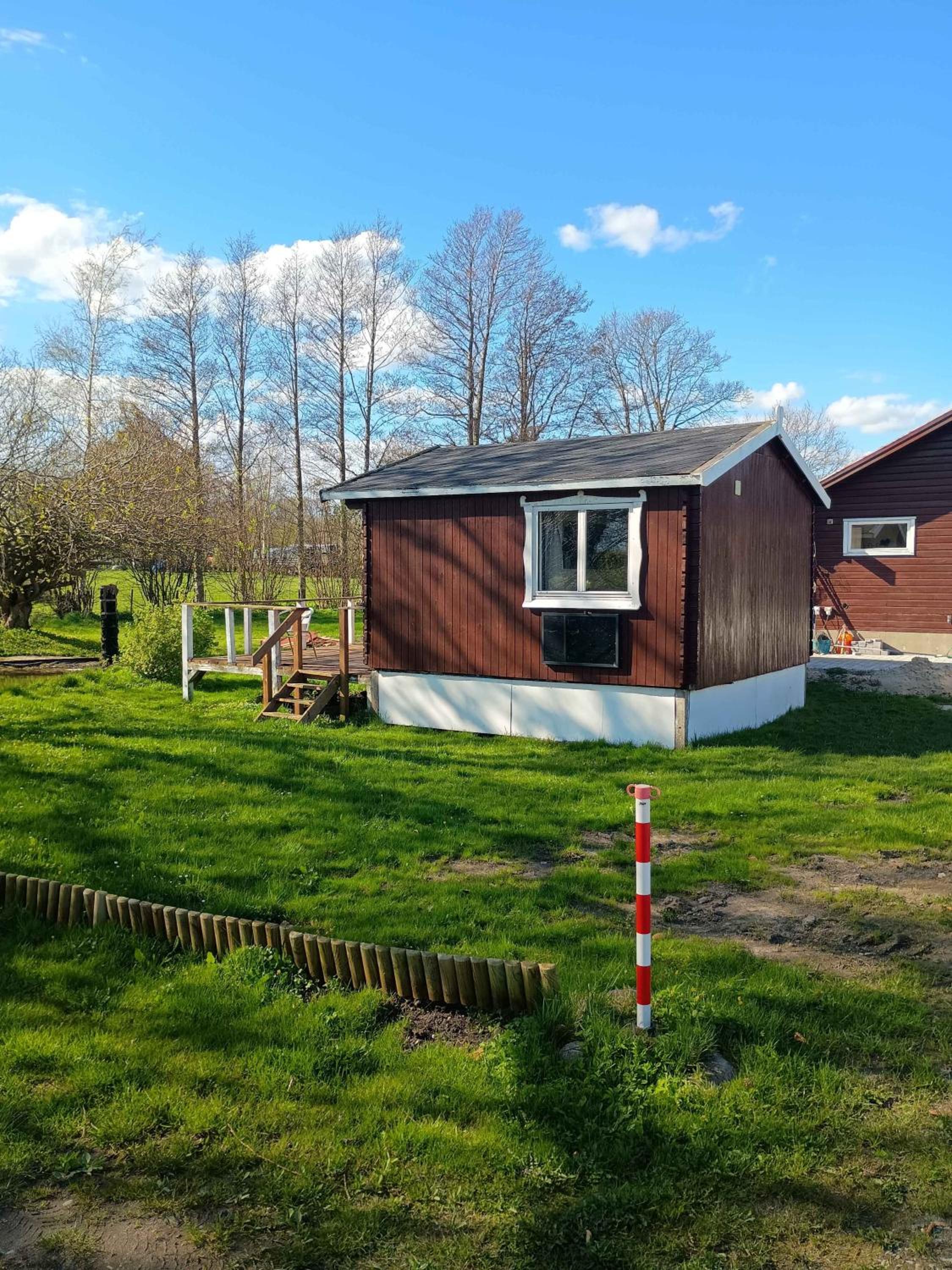 Charming Summer House In An Idyllic Area view 3