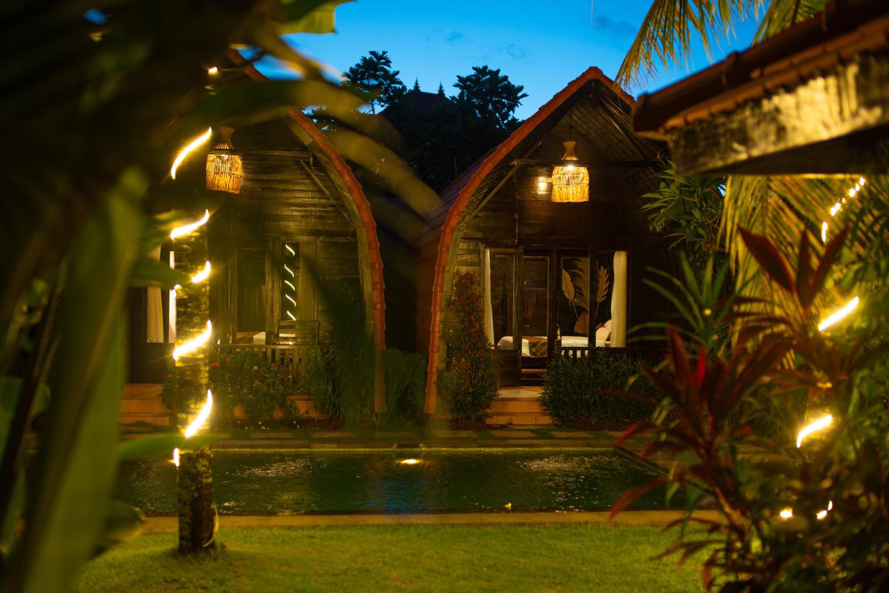 Villa Lumbung Sari - Tropical Balinese Experience view 3