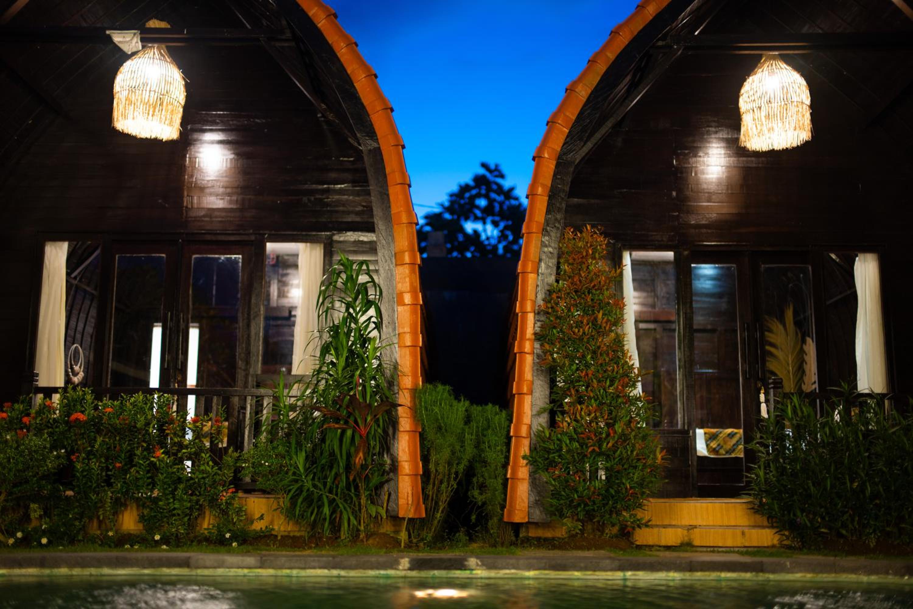 Villa Lumbung Sari - Tropical Balinese Experience view 4