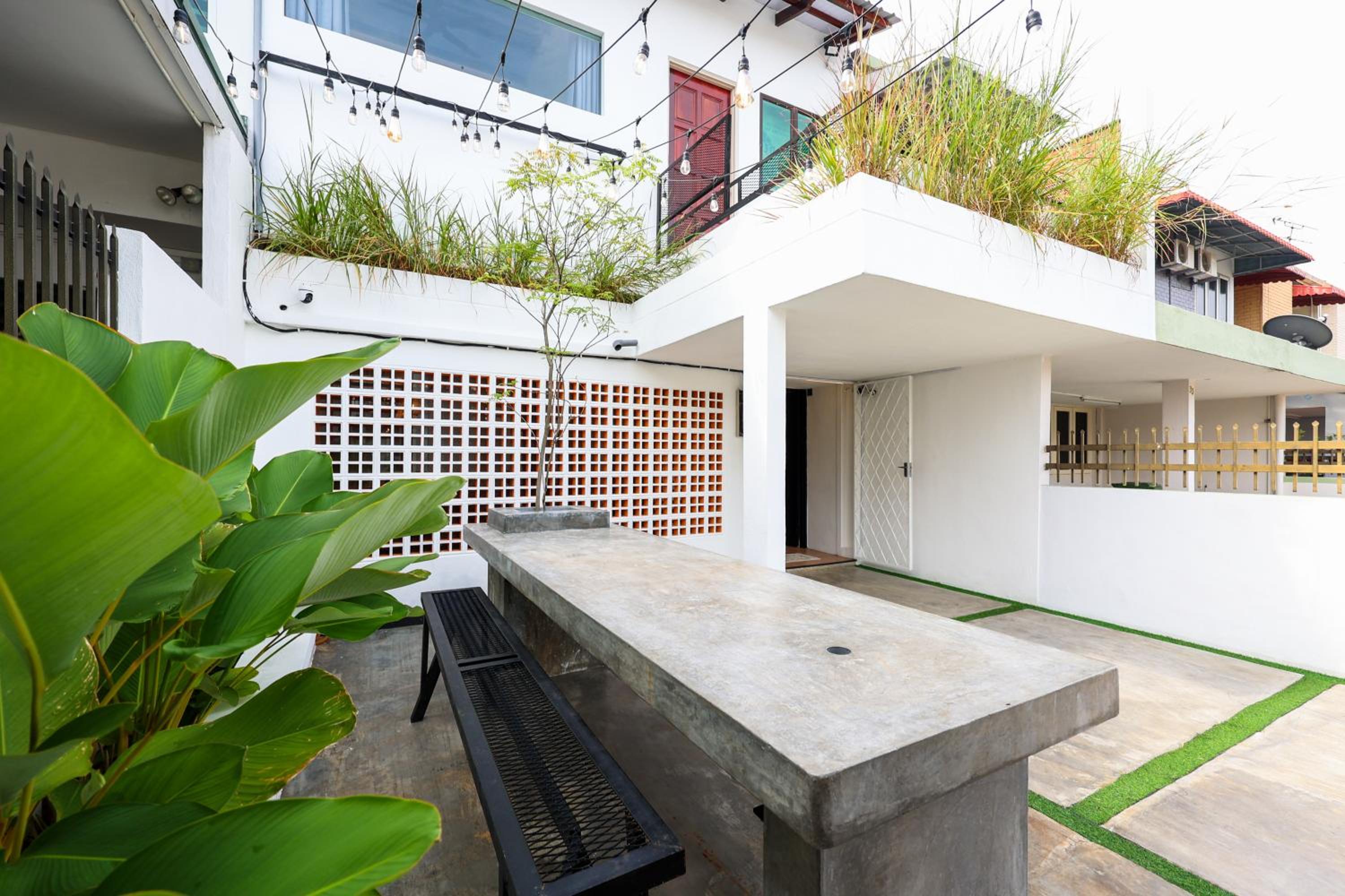 35 Cozy Homestay with projector Pool BBQ evcharger photo 3