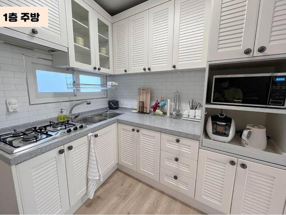 Juns House 대인원 수용 가능, 2층 복층 주택, 테라스보유, 가족숙소 적합