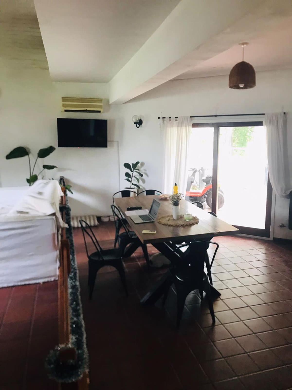 Las Moras casa de campo en Lobos