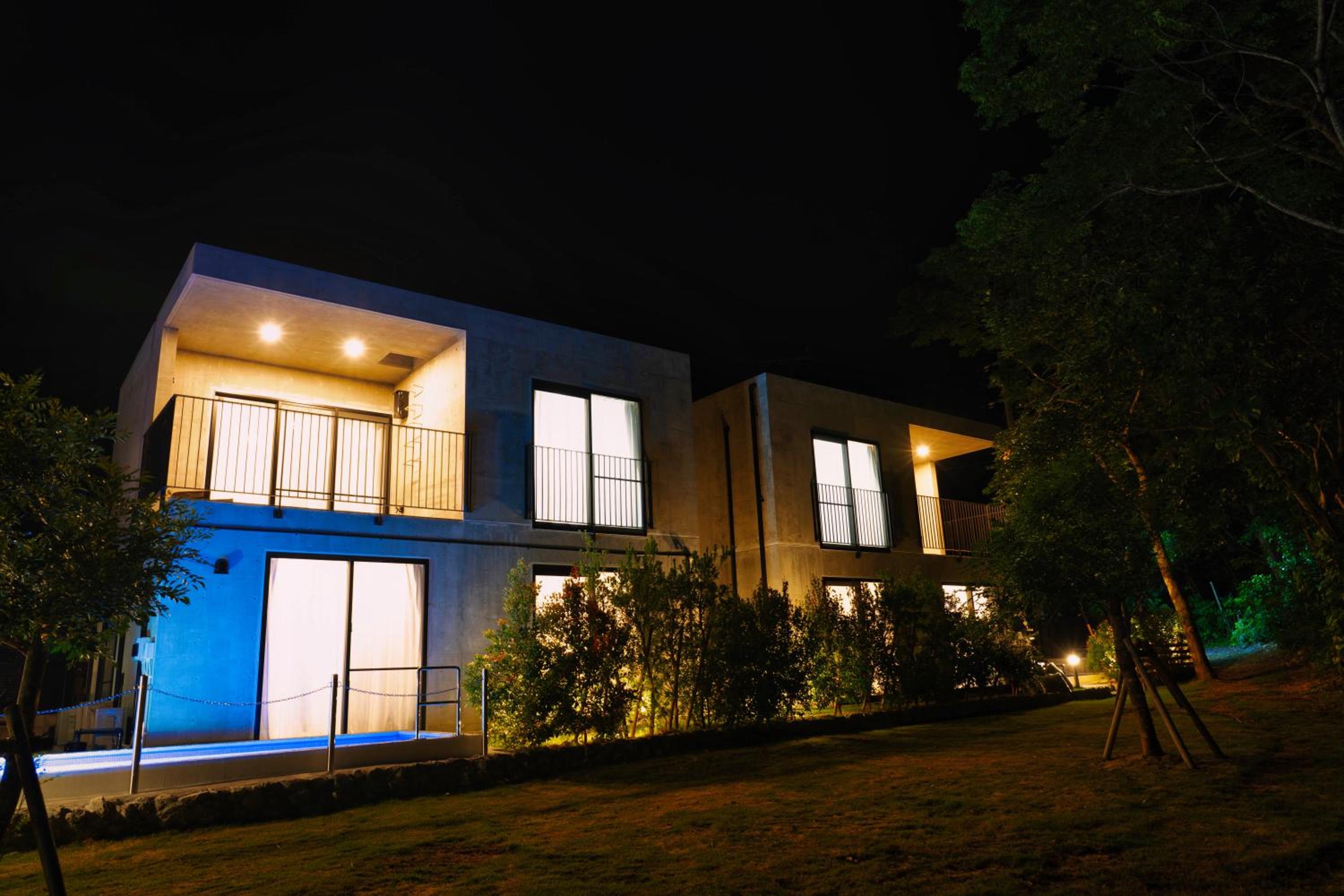 RYUKYU BREEZE 1棟貸し 天然ビーチまで徒歩30秒 プライベートプール付きVilla 北部