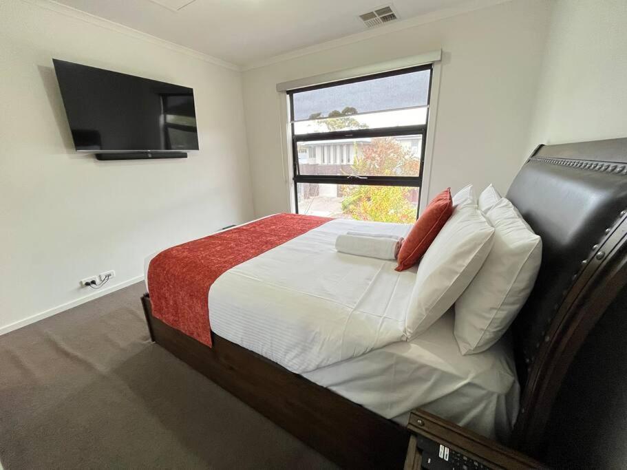 Tasha's Apartments - St Clair