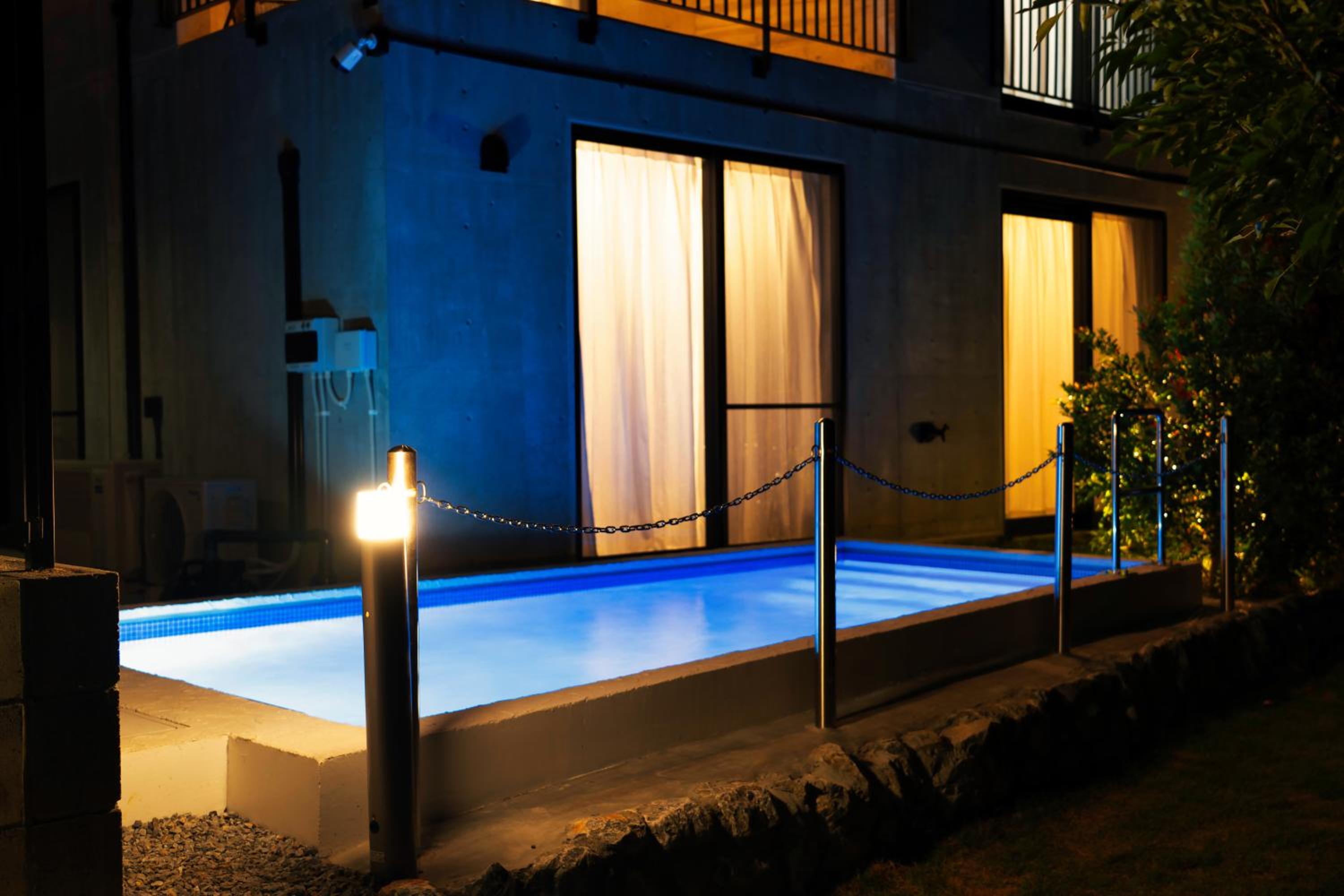 RYUKYU BREEZE 1棟貸し 天然ビーチまで徒歩30秒 プライベートプール付きVilla 北部