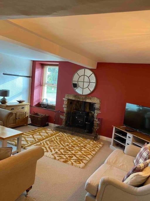 Anglers Cottage - Spacious Grade II Listed Cottage view 3