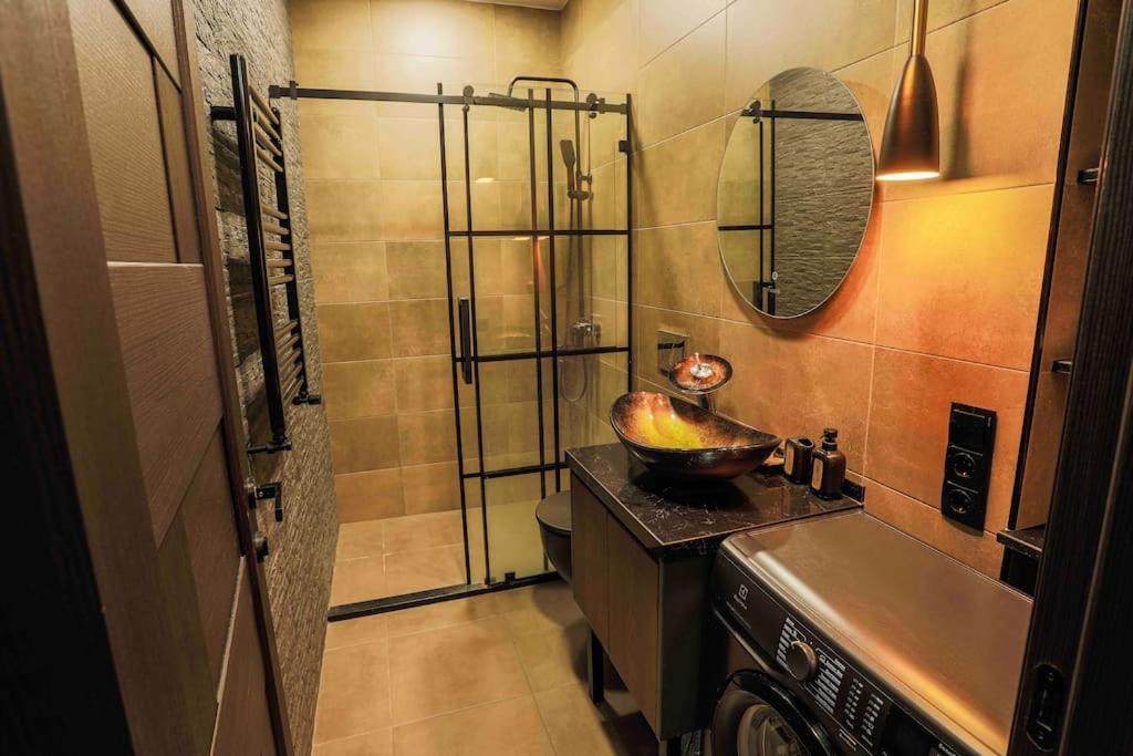 Lovely 2 bedroom apartment with beautiful view view 5