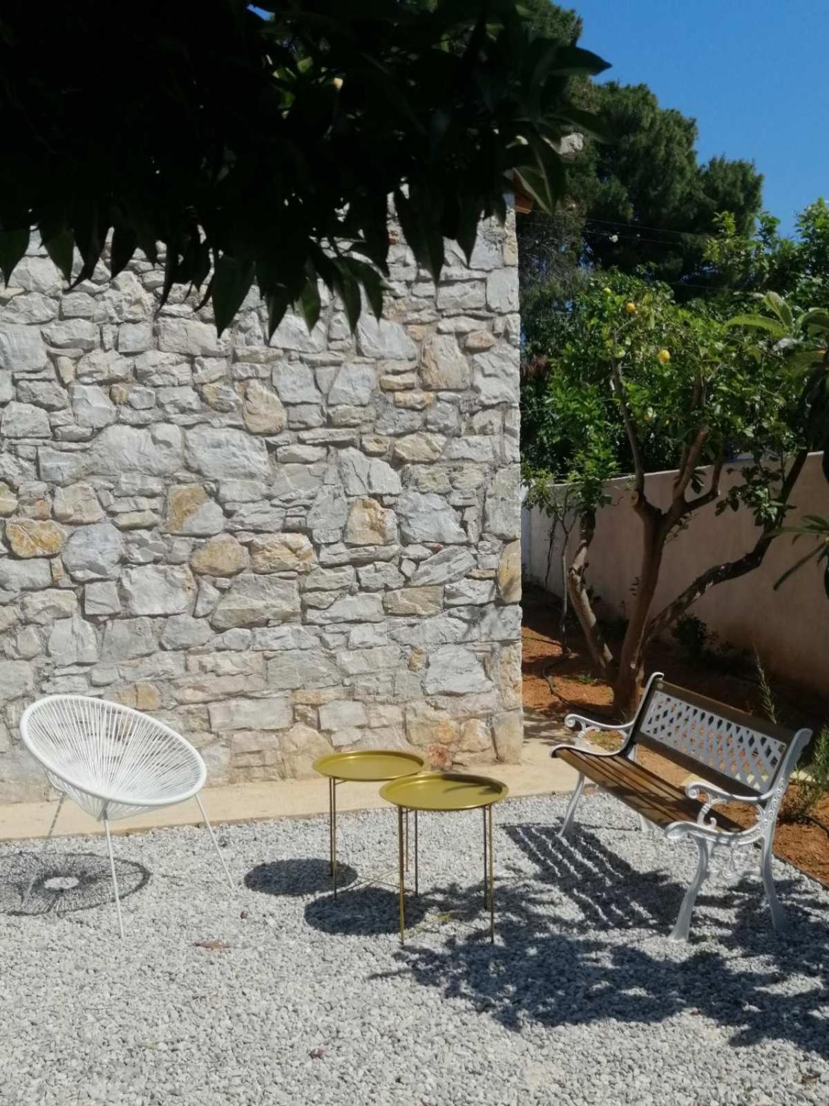 A GEORGE Luxury house view 2