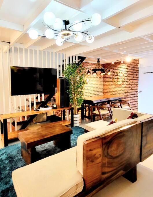 Tagaytay Green Cabin Staycation Free Parking Over 6pax Public Transport Accessible 0202 view 2