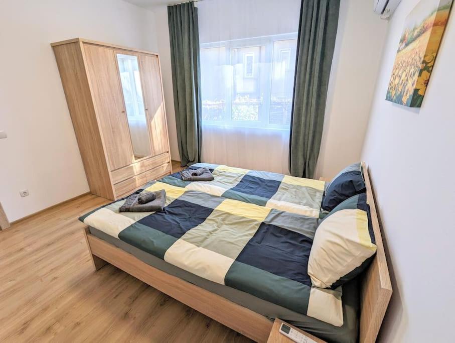2BDRM Peaceful Escape with Free Parking