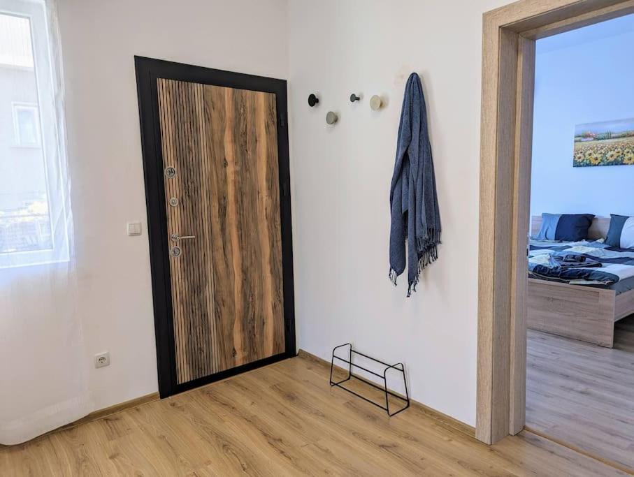 2BDRM Peaceful Escape with Free Parking