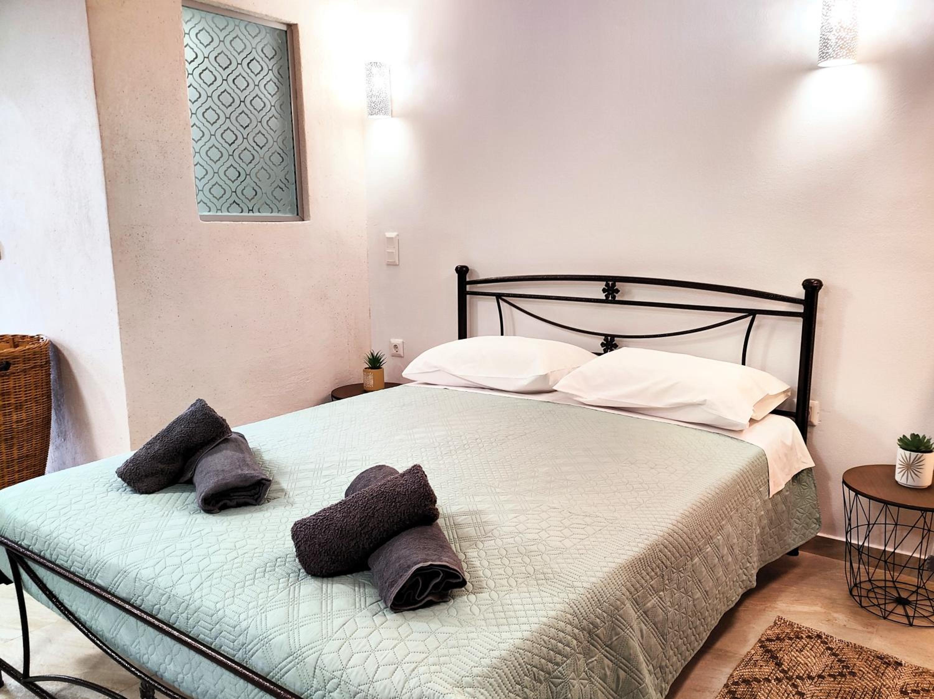 Akis House Mantouki