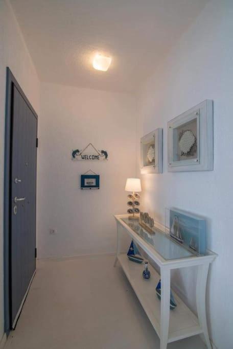 White-Blue Luxury Villa 1 photo 5
