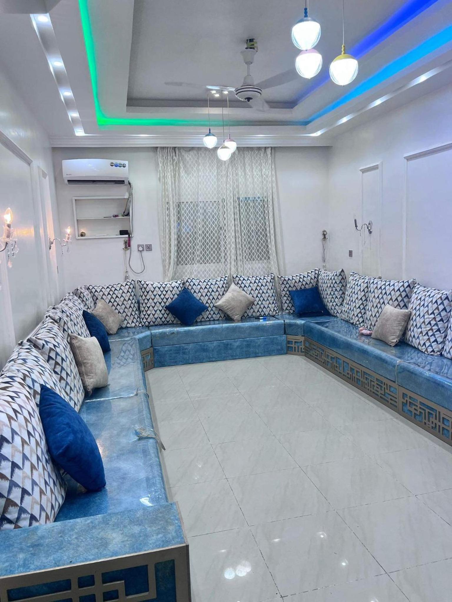 2 bedrooms apartment in old inmaa city aden yemen view 5