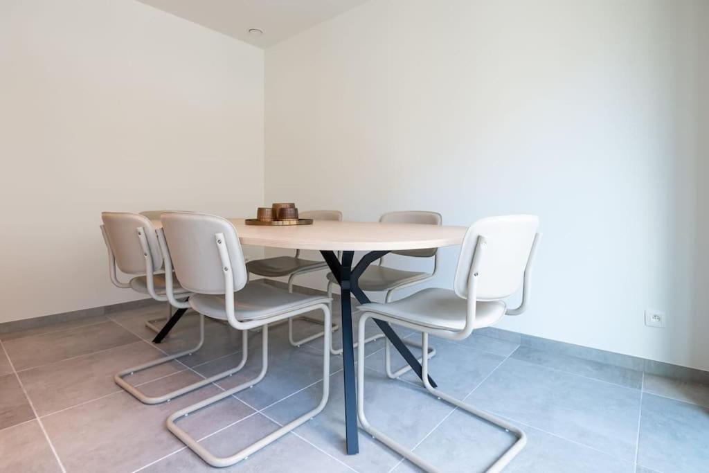 Central situated brand new apartment for 5