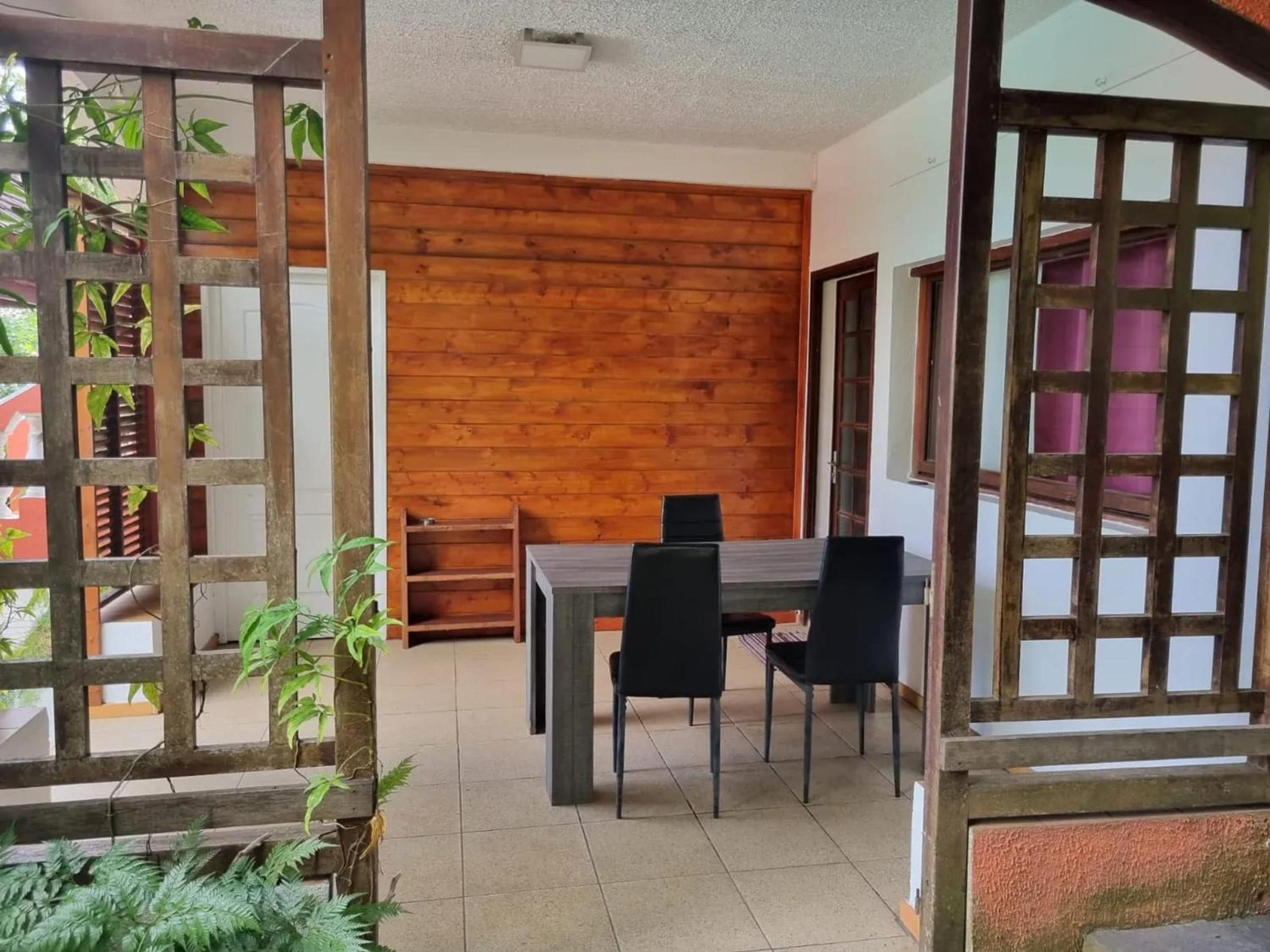Bungalow charmant avec jardin à Saint-Louis, piscine partagée view 3