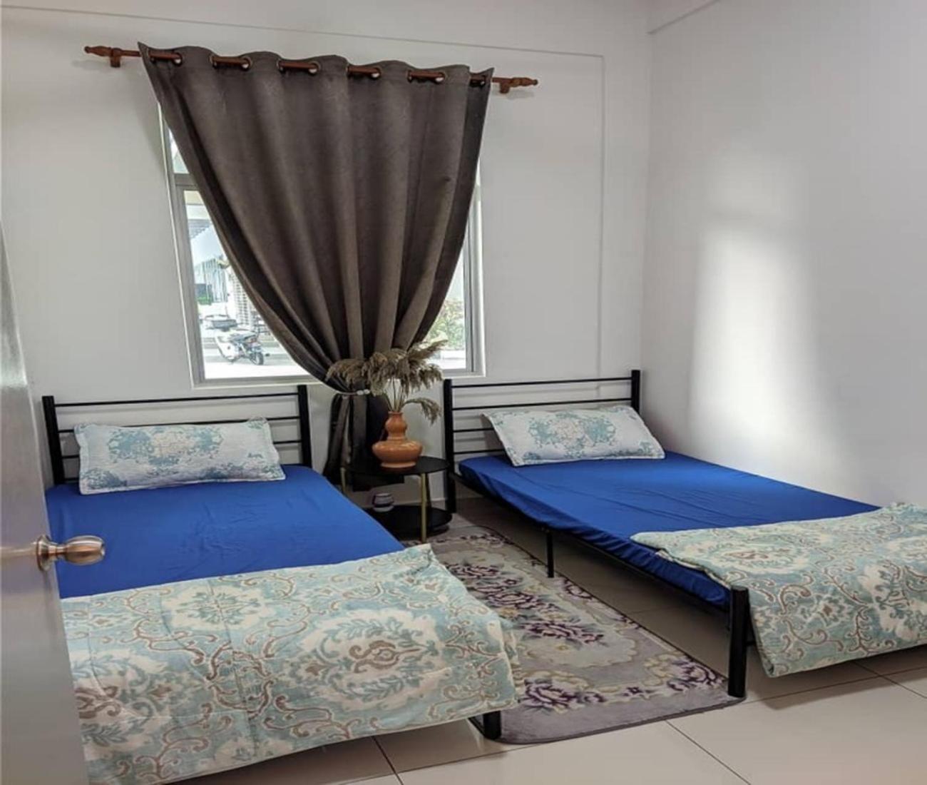 IZZ Homestay MUSLiiM