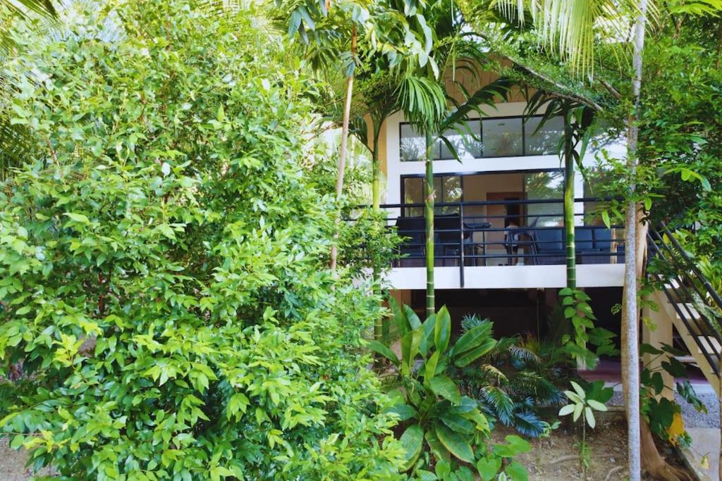 Camotes Island Villa - 9 minutes to Beach - WiFi